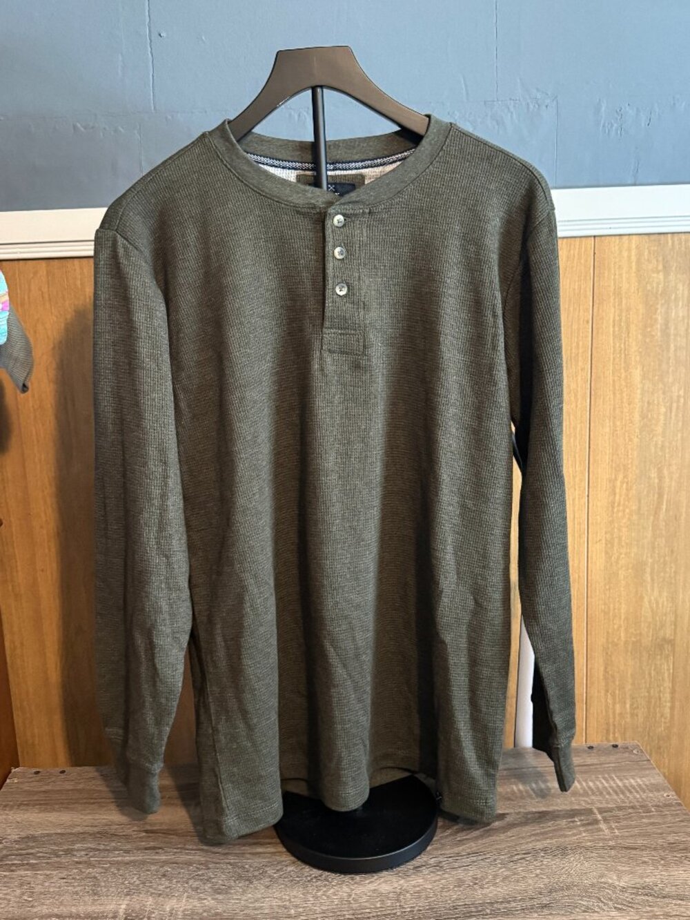 MBX Premium Goods Men's Olive Green Waffle Knit Henley Shirt Size M